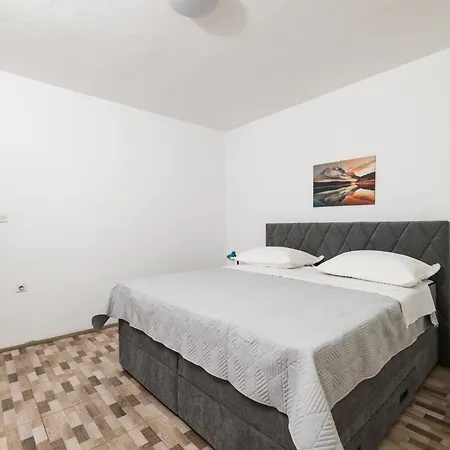 Jadranka Apartment *