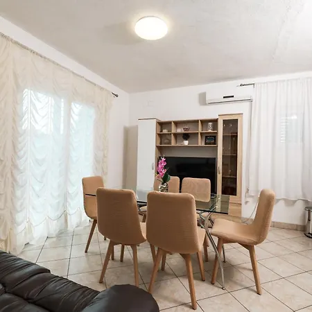 Jadranka Apartment *